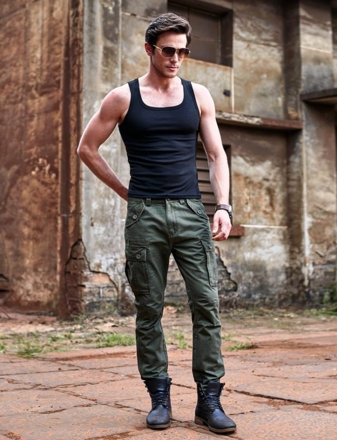 2. Cargo Pants Outfit Ideas 696x909 1