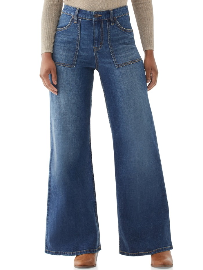 Classic Denim Wide-Leg Pants with Brown Boots